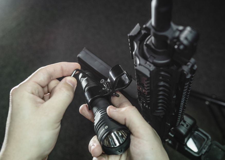 Универсальное подствольное крепление Armytek AWM-01